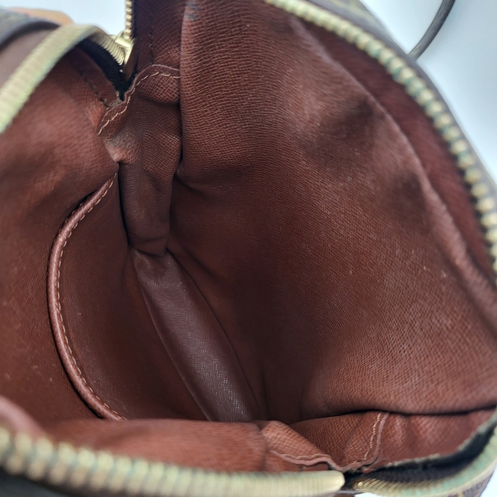 Louis Vuitton Monogram Danube Crossbody Shoulder Bag.. Authentic.. - Picture 7 of 16